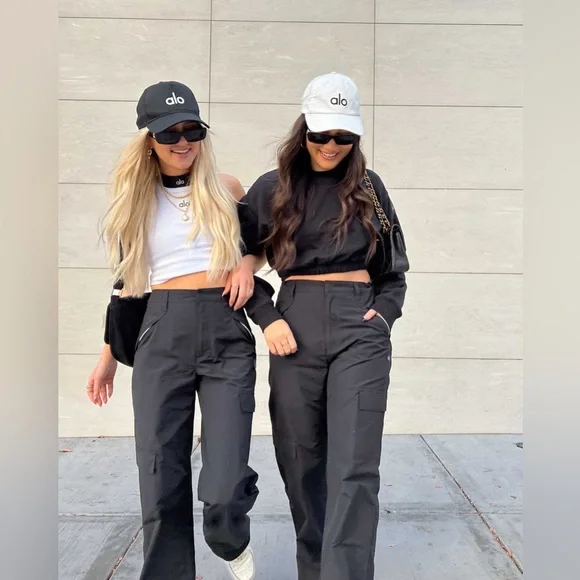 Alo Yoga The Edge Cargo Pants - Picture 3 of 10